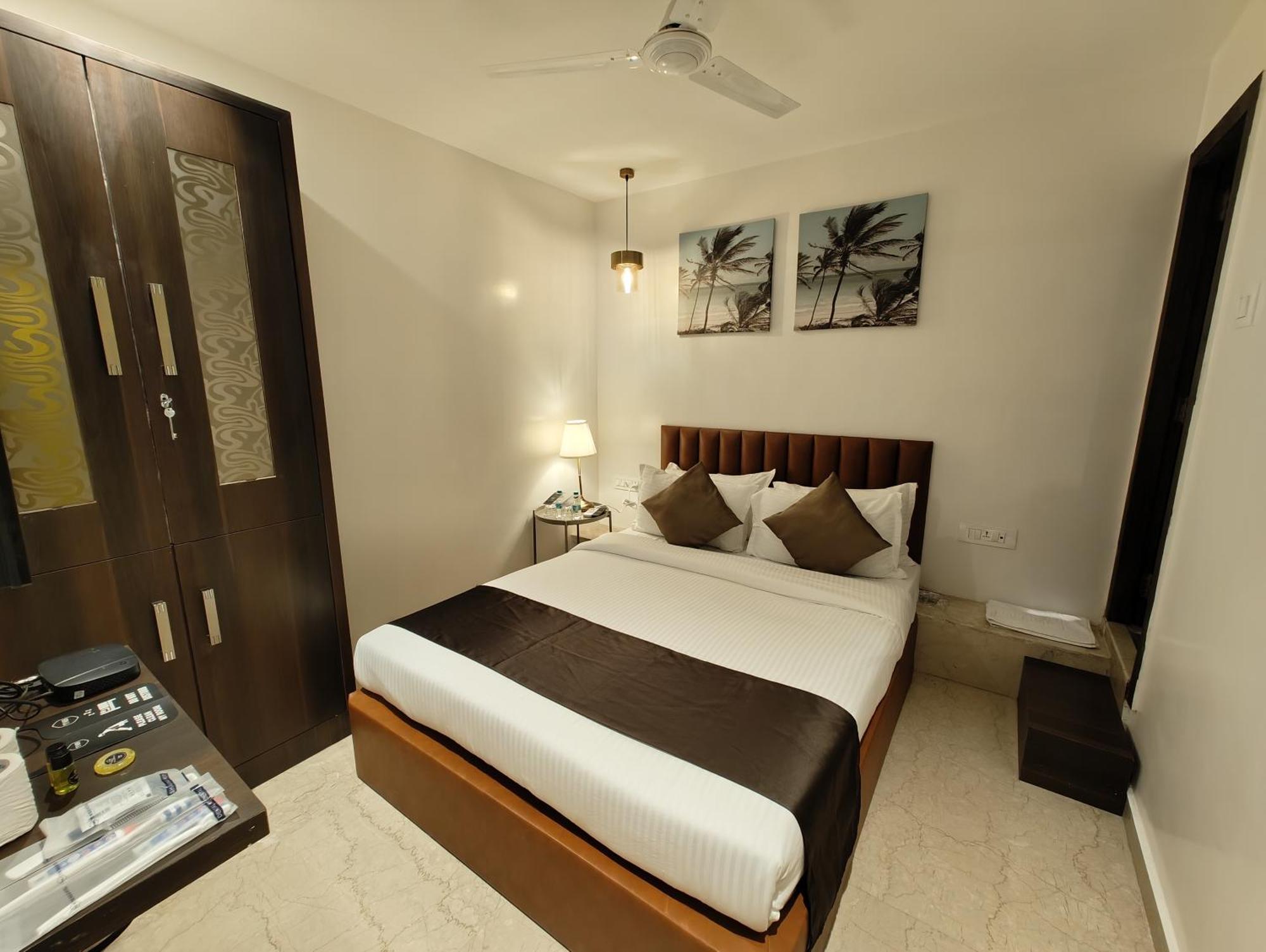 The Majlis Hotel - Colaba Мумбаи Экстерьер фото