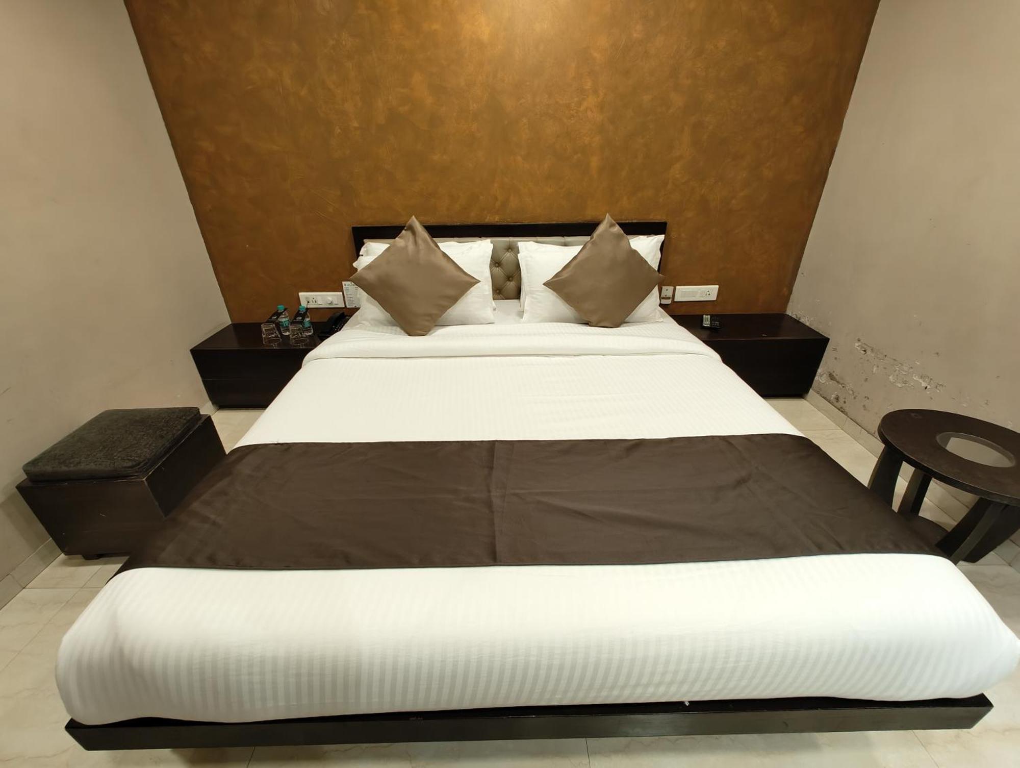 The Majlis Hotel - Colaba Мумбаи Экстерьер фото