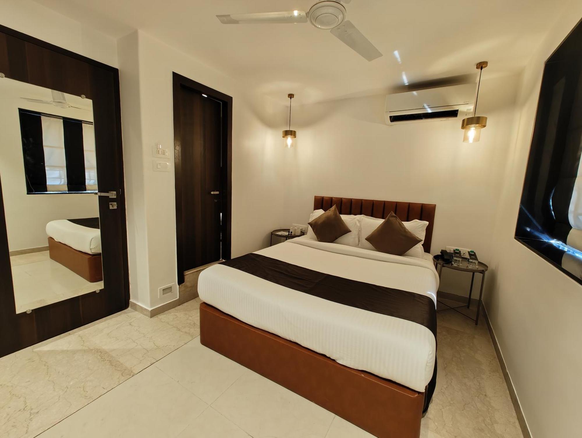 The Majlis Hotel - Colaba Мумбаи Экстерьер фото