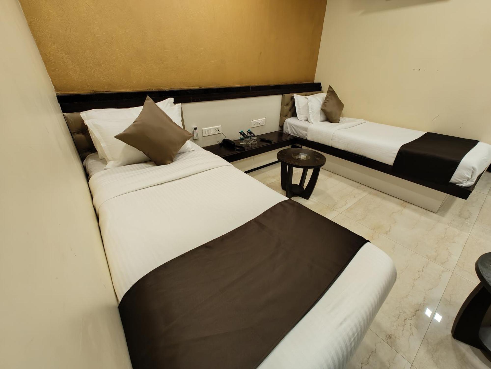 The Majlis Hotel - Colaba Мумбаи Экстерьер фото