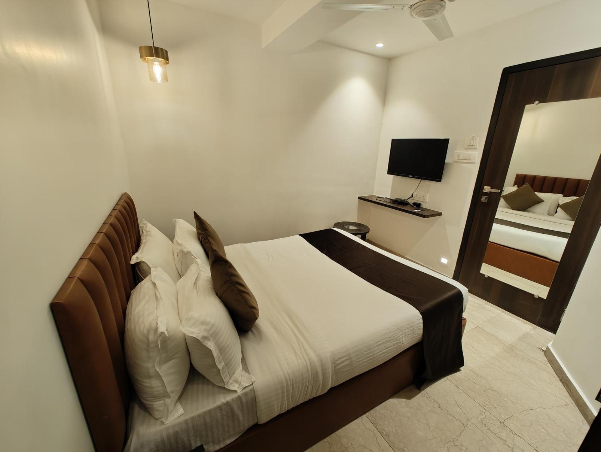 The Majlis Hotel - Colaba Мумбаи Экстерьер фото
