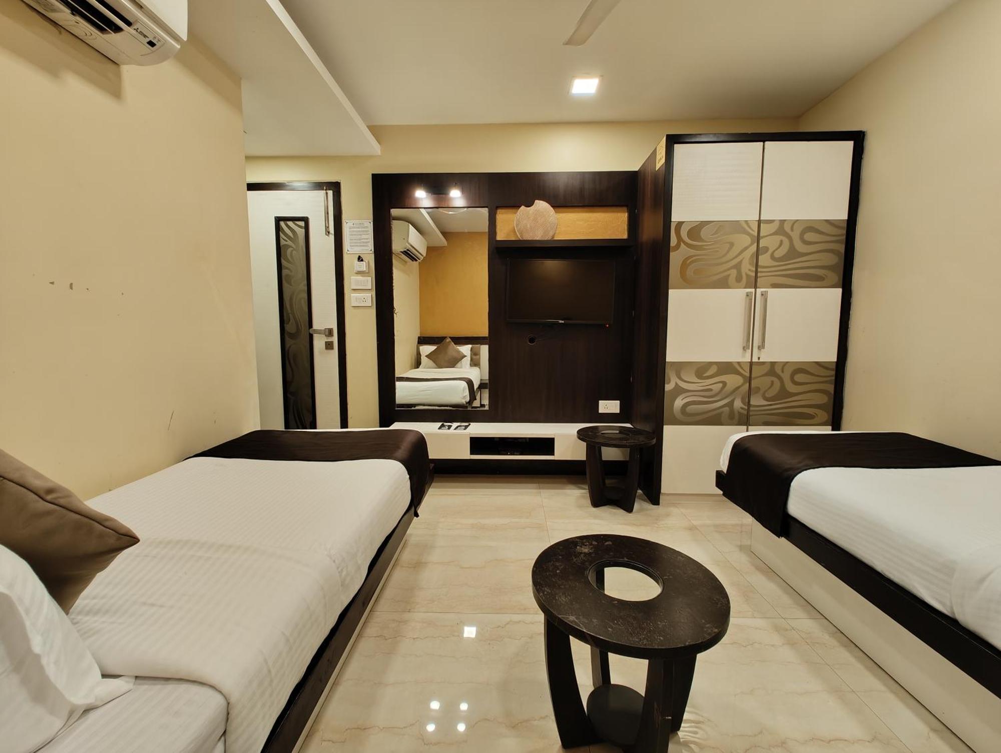 The Majlis Hotel - Colaba Мумбаи Экстерьер фото